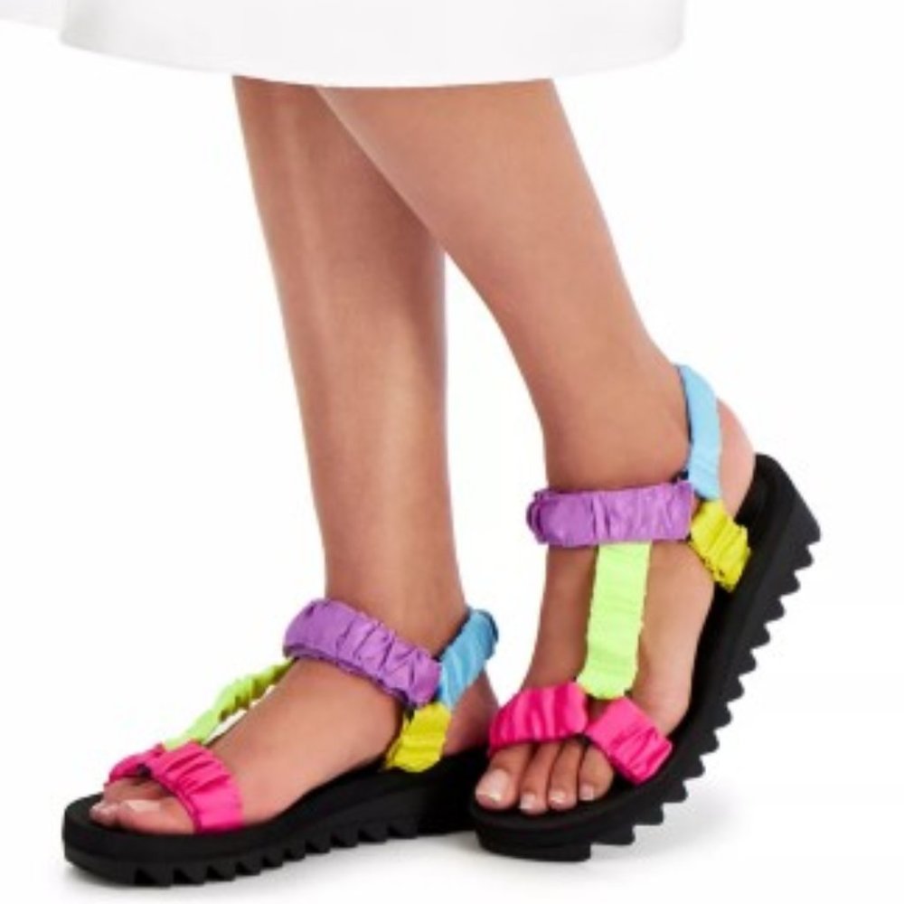 WILD PAIR Kendie Sporty Wedge Sandals - Picture 6 of 6